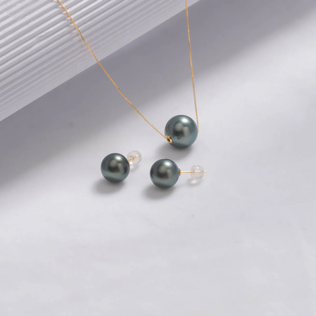 18K Tahitian Pearl Necklace KN00082