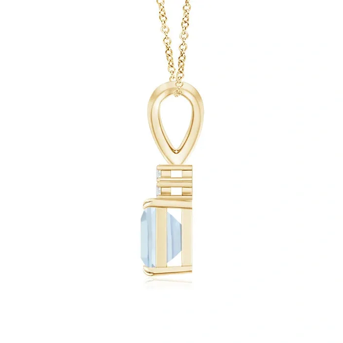 Aquamarine & Diamond Pendant