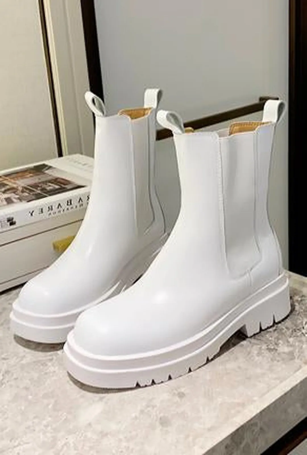 BETA - CHUNKY CHELSEA BOOTS