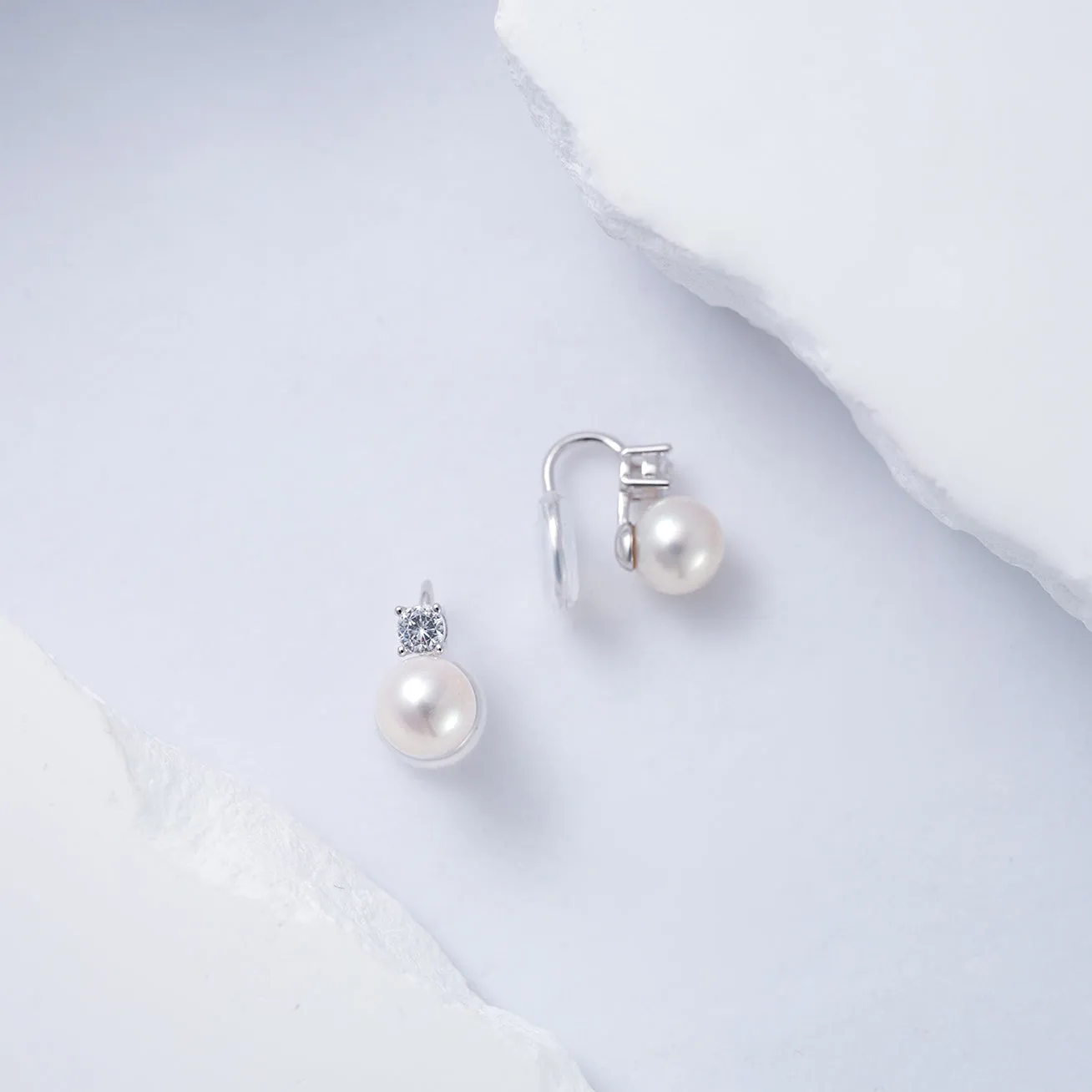 Clip-On Freshwater Pearl Earrings WE00784