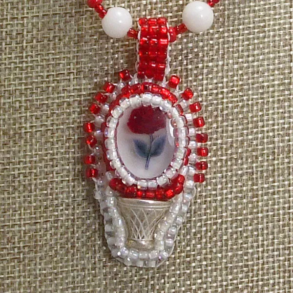 Ogin Bead Embroidery Pendant Necklace