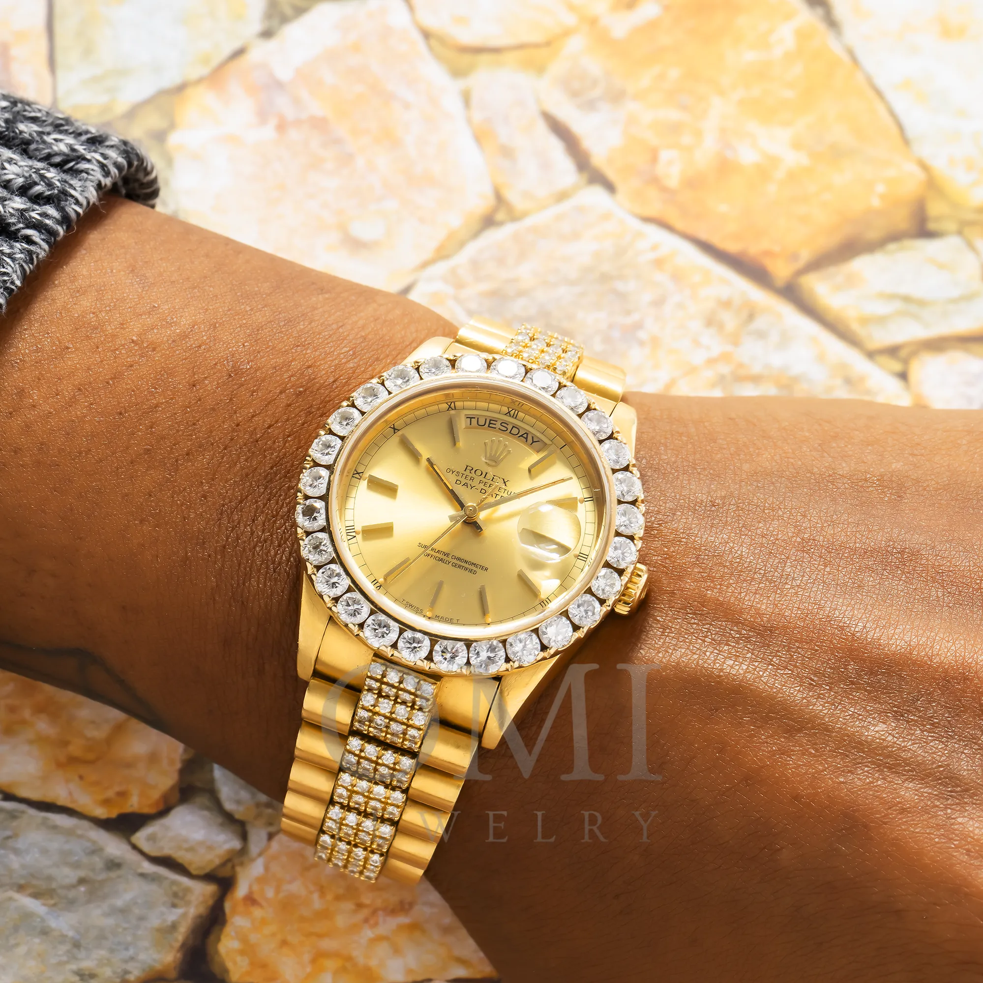 ROLEX DAY-DATE 18078 36MM CHAMPAGNE DIAL AND DIAMOND BEZEL