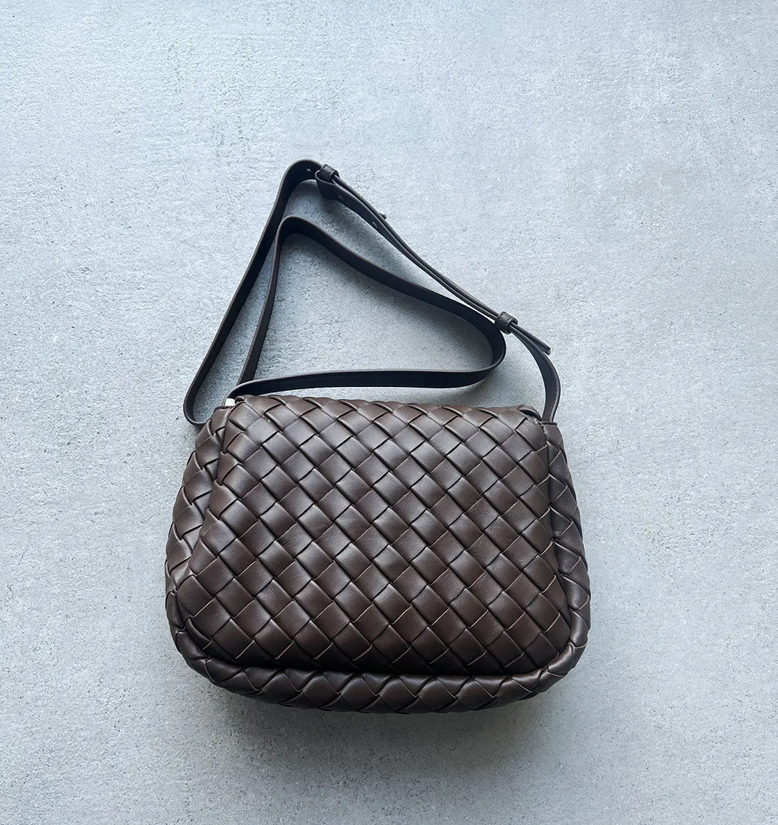 Soft Cobble Messenger, Light Brown