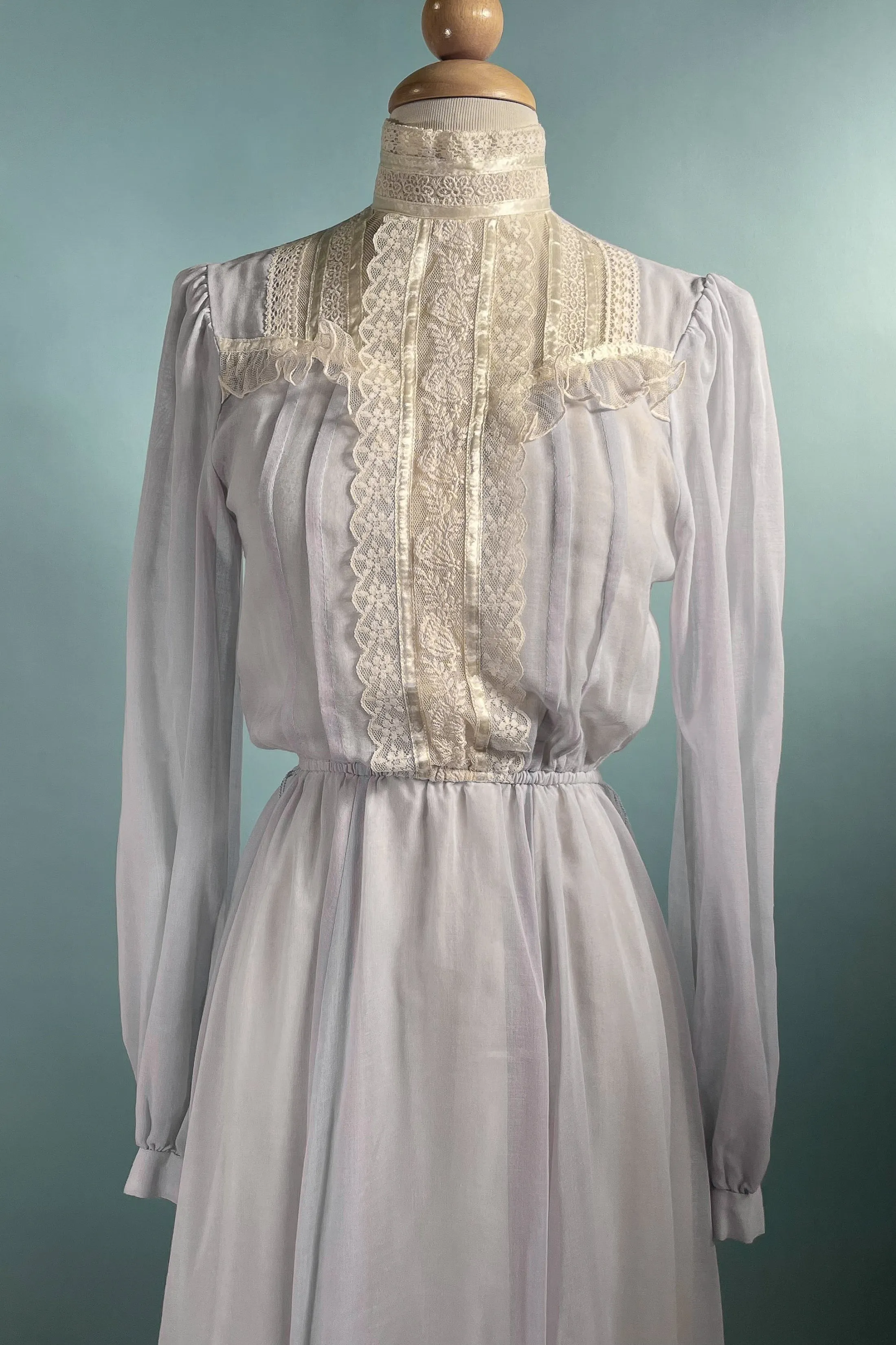 SOLD Vintage Genuine Gunne Sax Victorian Style Dress, Lace Puff Sleeves S