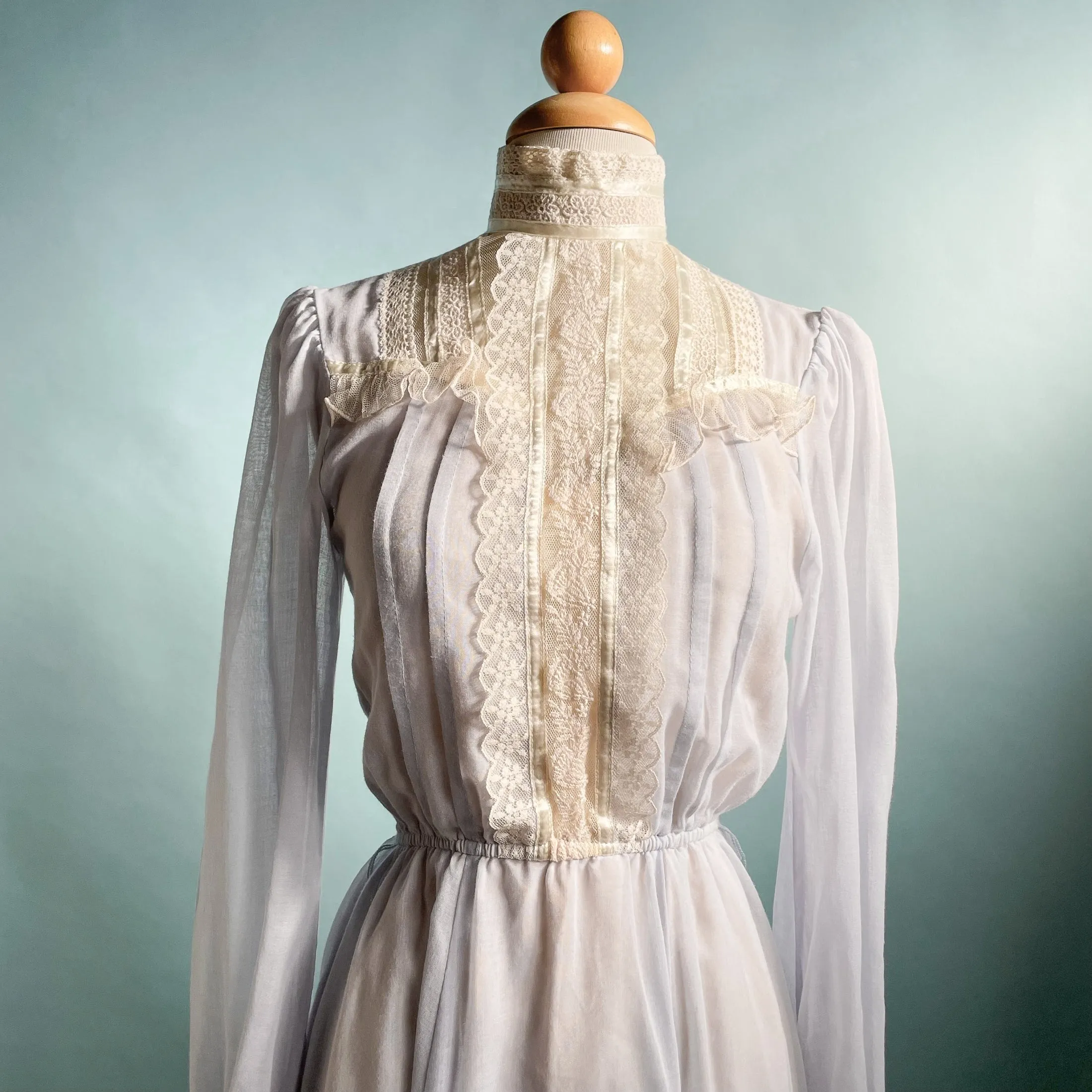 SOLD Vintage Genuine Gunne Sax Victorian Style Dress, Lace Puff Sleeves S