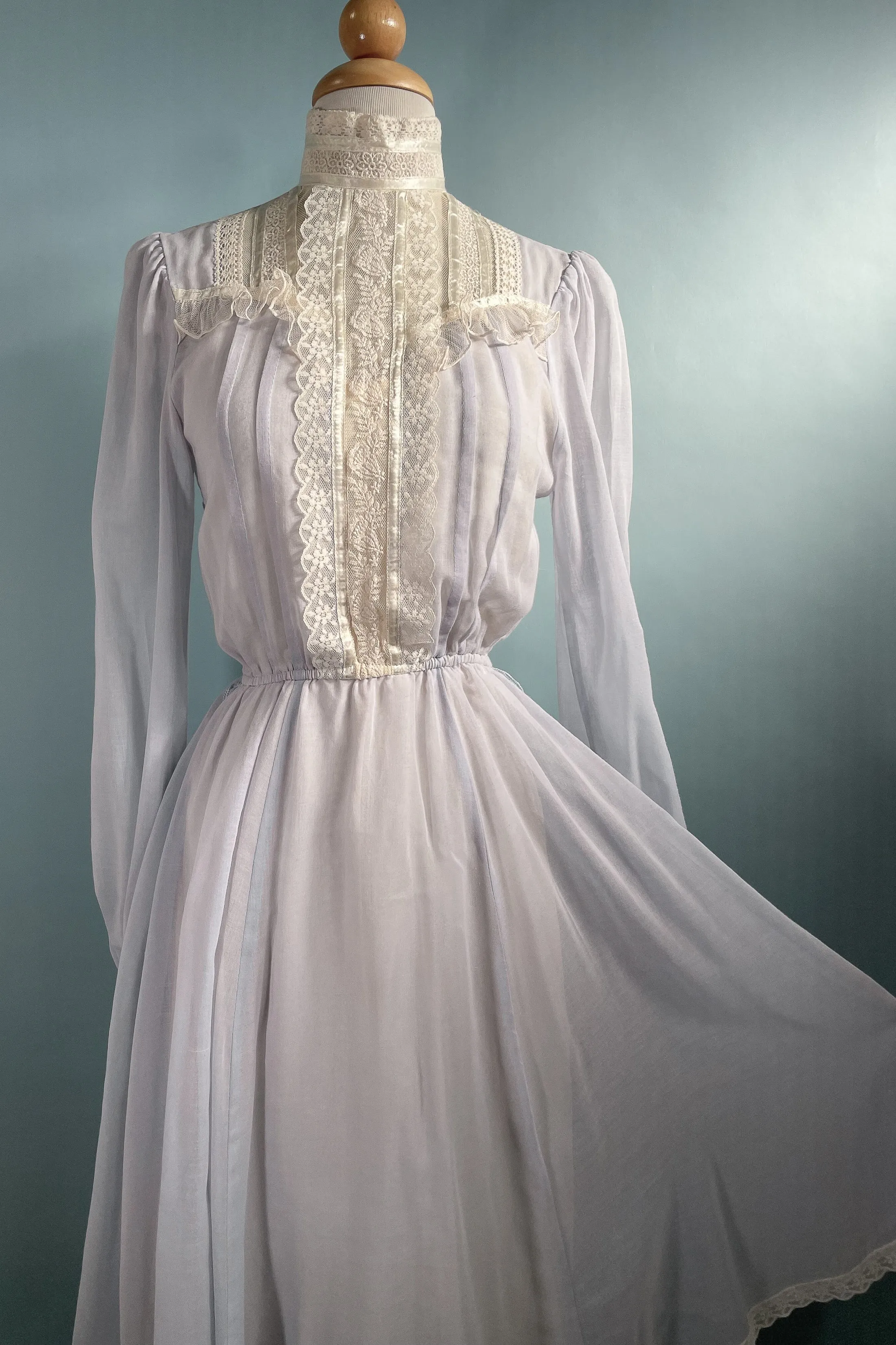 SOLD Vintage Genuine Gunne Sax Victorian Style Dress, Lace Puff Sleeves S