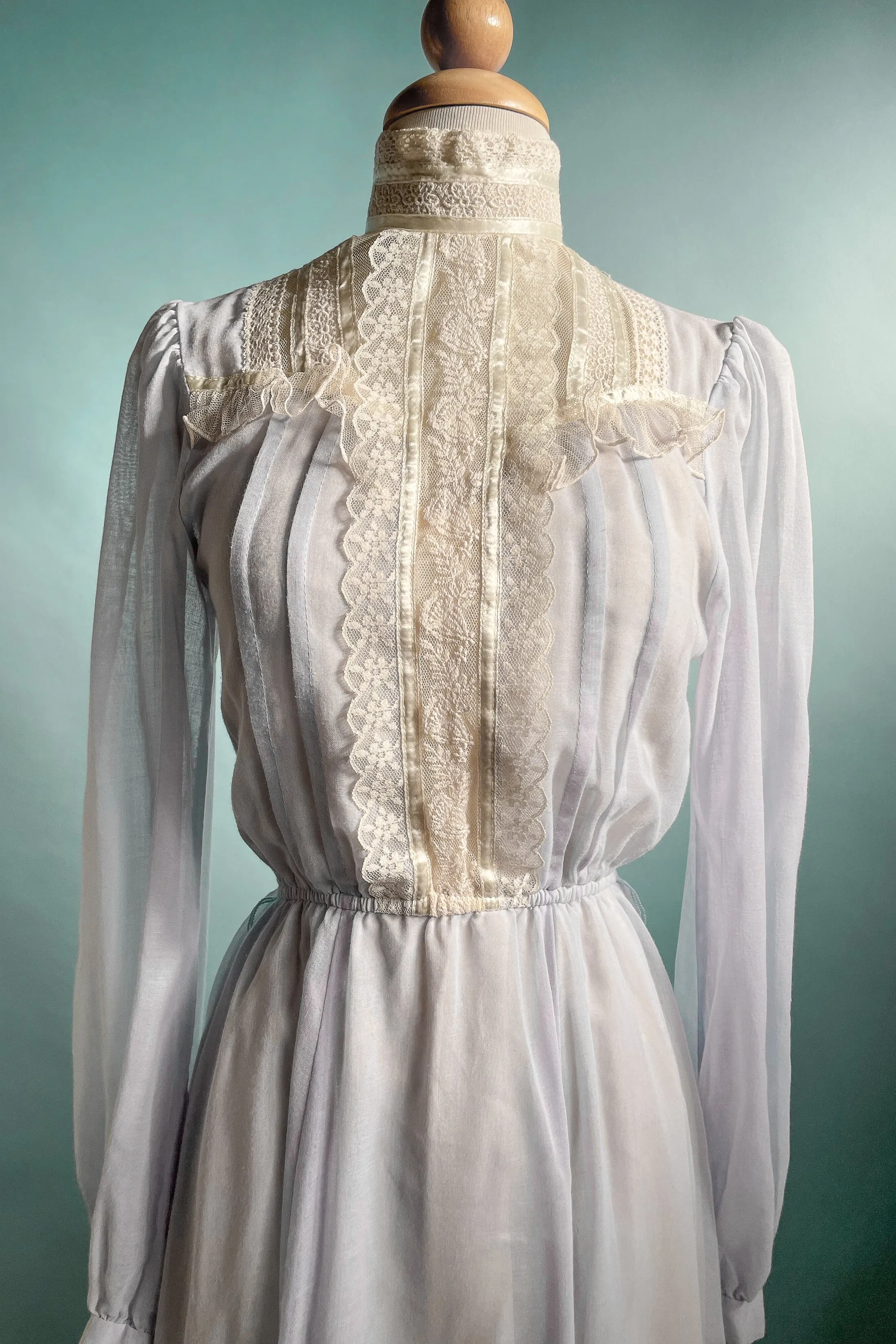 SOLD Vintage Genuine Gunne Sax Victorian Style Dress, Lace Puff Sleeves S