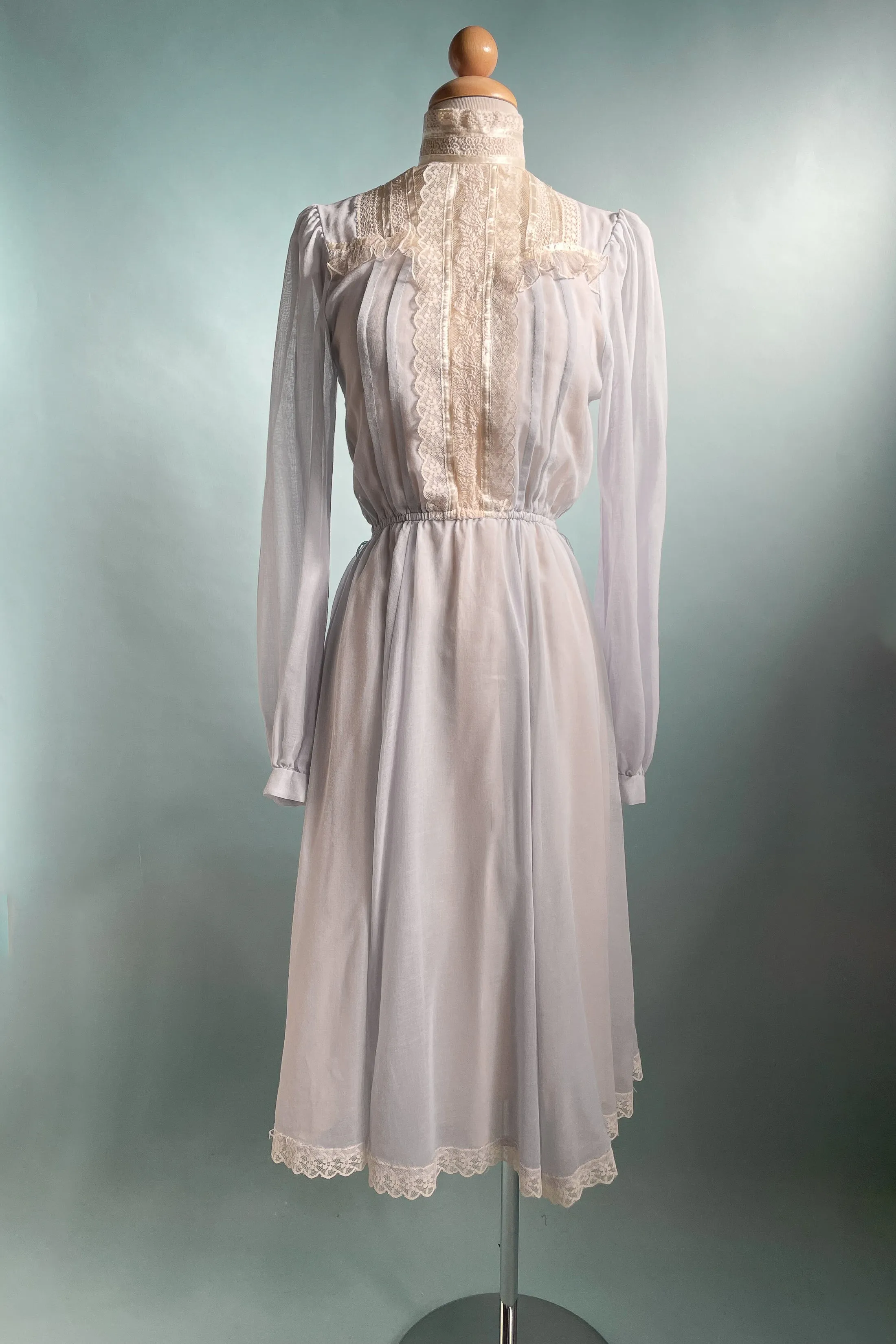 SOLD Vintage Genuine Gunne Sax Victorian Style Dress, Lace Puff Sleeves S