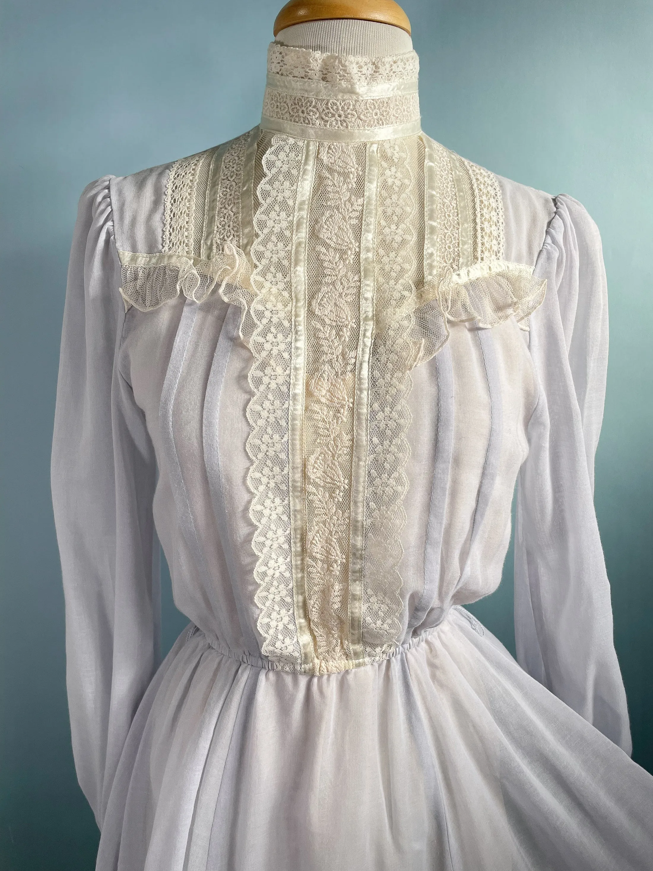 SOLD Vintage Genuine Gunne Sax Victorian Style Dress, Lace Puff Sleeves S